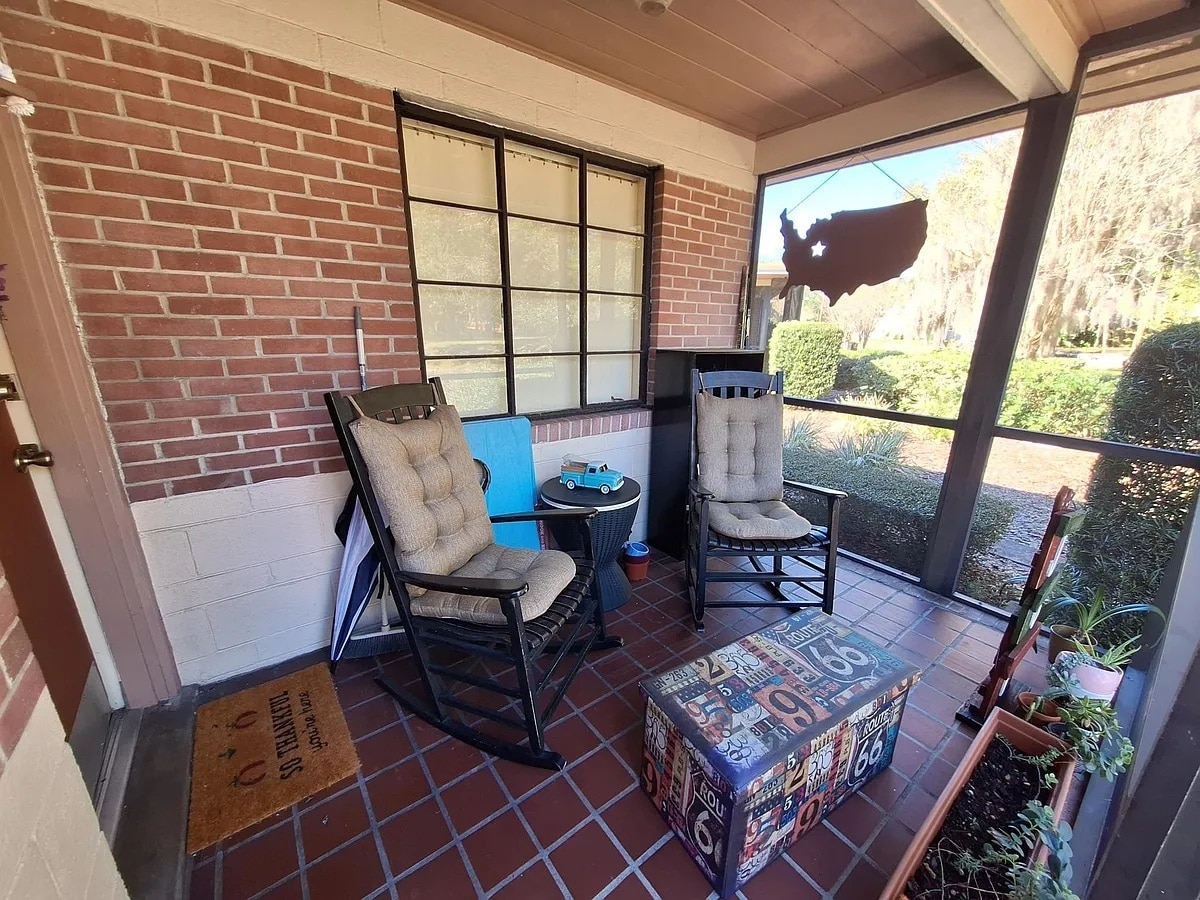 Private front porch - 416 N Summerlin Ave