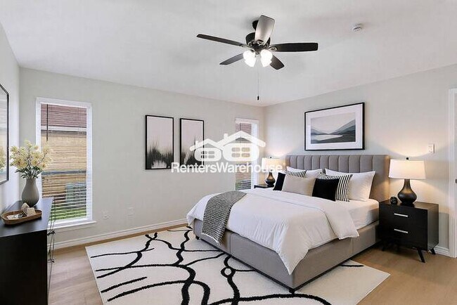 Building Photo - MOVE IN READY COMPLETELY UPDATED - 3BED/2B...