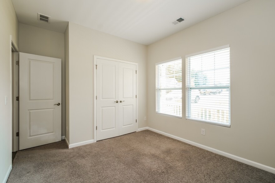 Building Photo - 4877 Wyndcrest Loop