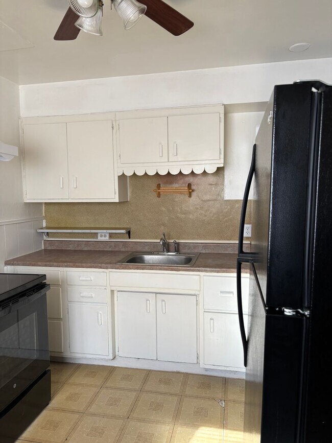 Building Photo - 414 Rutle