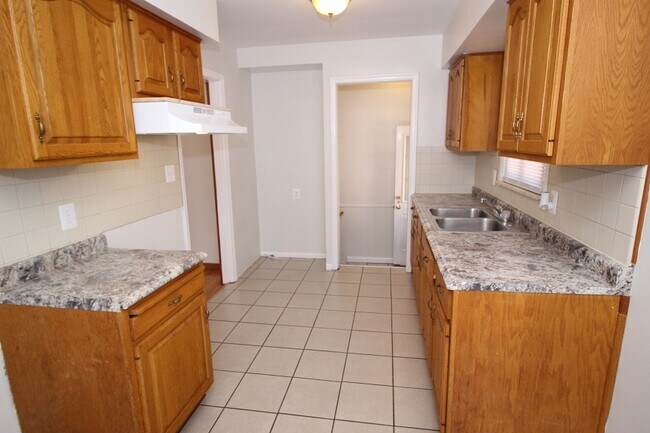 Building Photo - 24909 Grove Ave