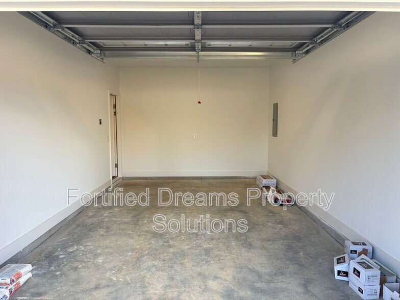 Building Photo - 3121 Chapel St