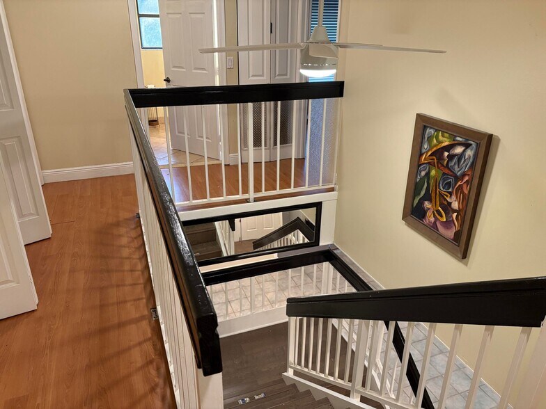 Building Photo - 5855 Northpointe Ln