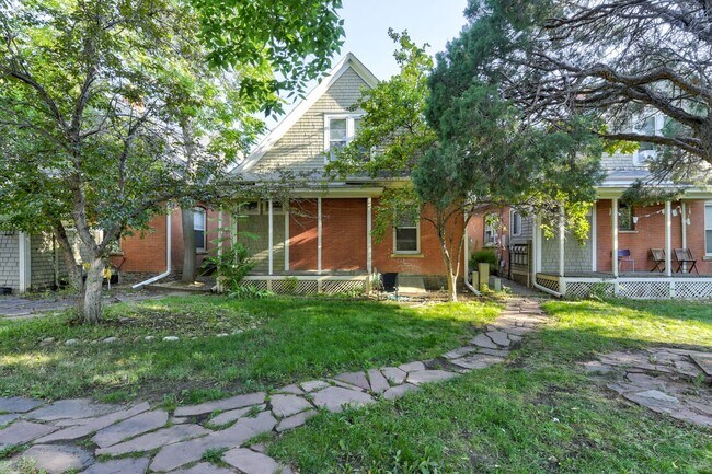 Building Photo - Fall 2026 Pre-Lease RENOVATED STUDIO Apartment | Close to Campus and Pearl St