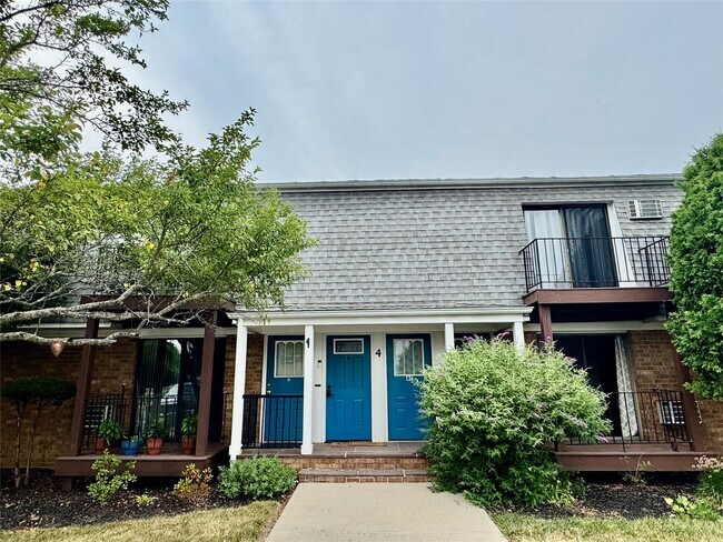 Primary Photo - 2 Fortune Rd W