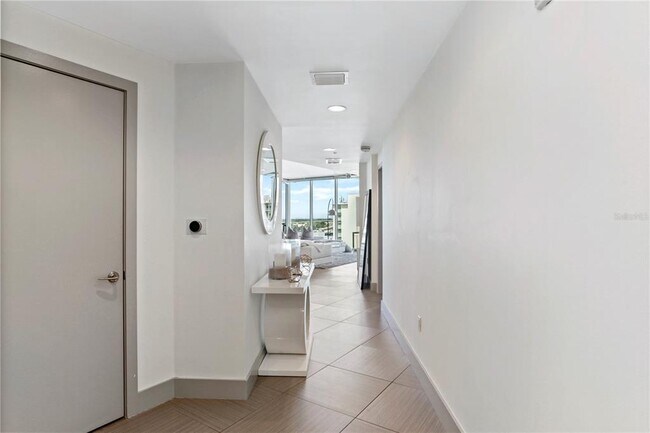 Building Photo - 260 S Osceola Ave