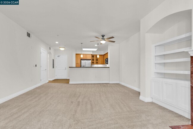 Building Photo - 1310 Creekside Dr