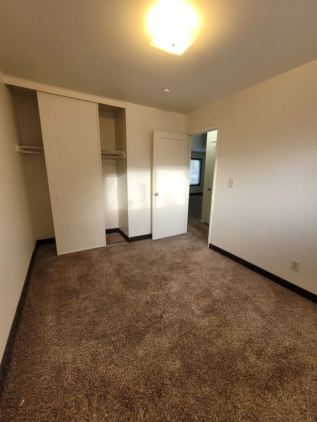 Building Photo - 1204-1206 Vandenberg Ave