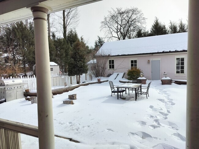 Building Photo - 255 Stockton St