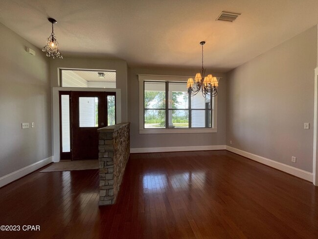 Building Photo - 9137 Eloise Ln