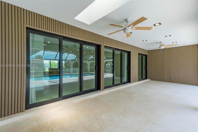 Building Photo - 105 Sinclair St SE