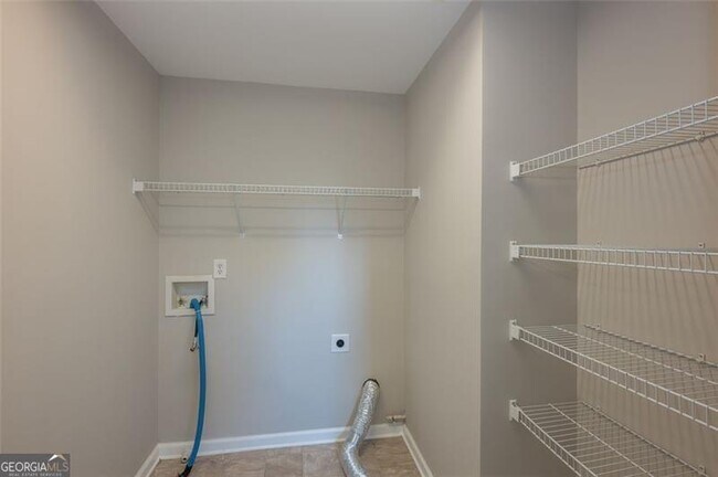 Building Photo - 2707 Silver Hill Terrace SE