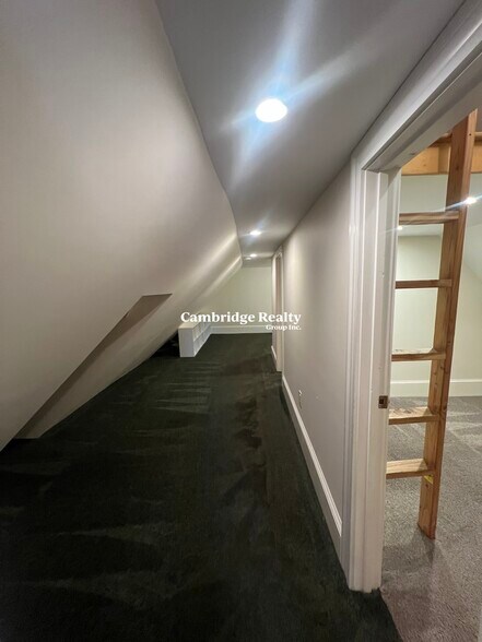 Building Photo - 56 White St