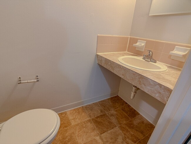 Bathroom - Waverly Flatz