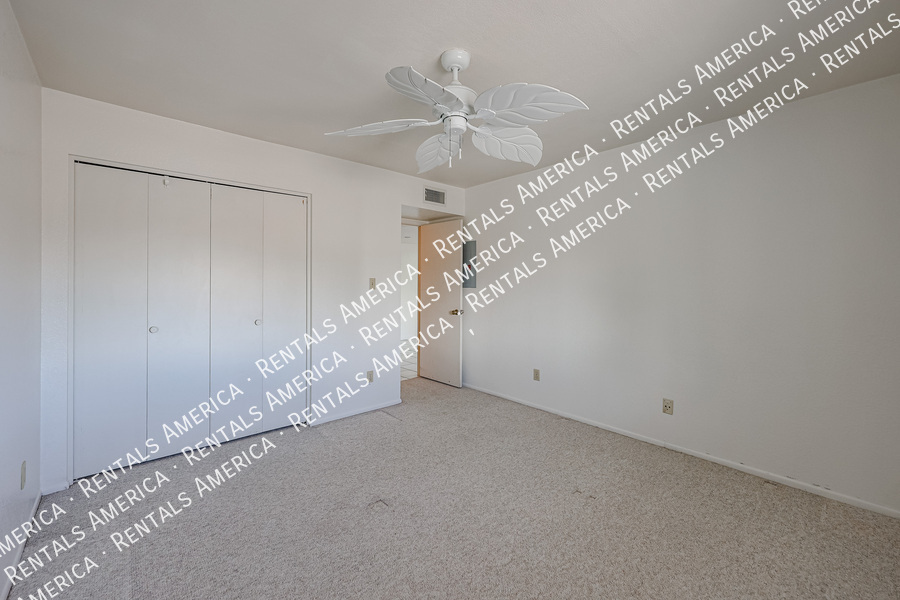 Building Photo - 5035 N 17th Ave