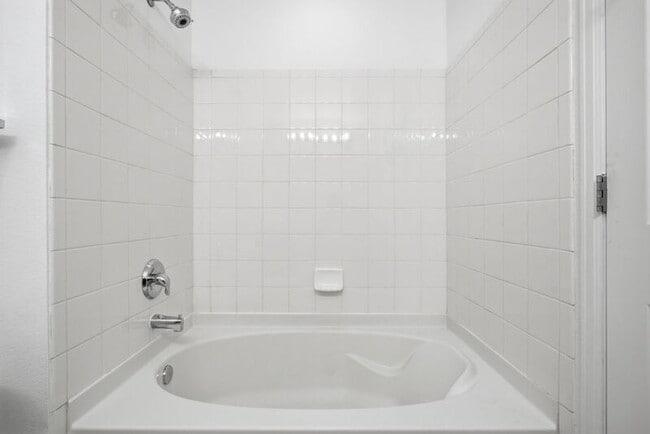 Building Photo - 12787 Jasmine Ct