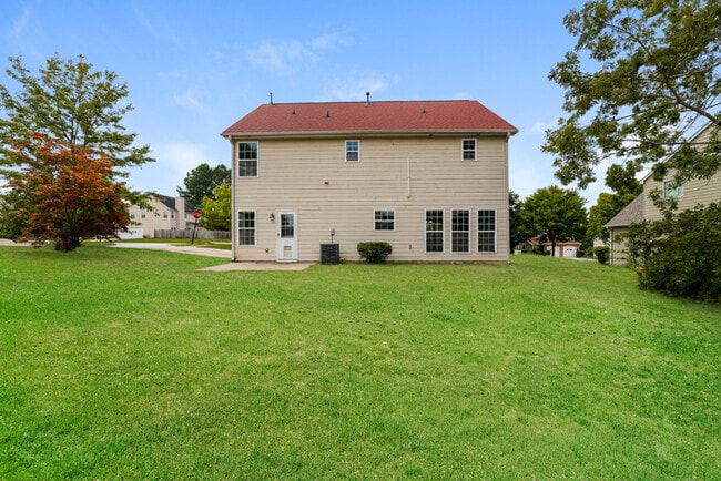 Building Photo - 5549 Village Ridge