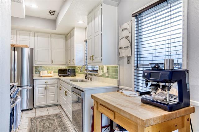 Building Photo - 5425 Victor St