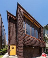 Building Photo - 6623 Esplanade