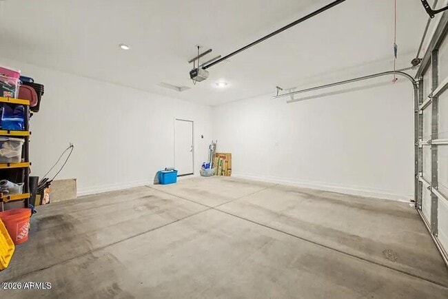 Building Photo - 3236 Juniper Cyn Dr