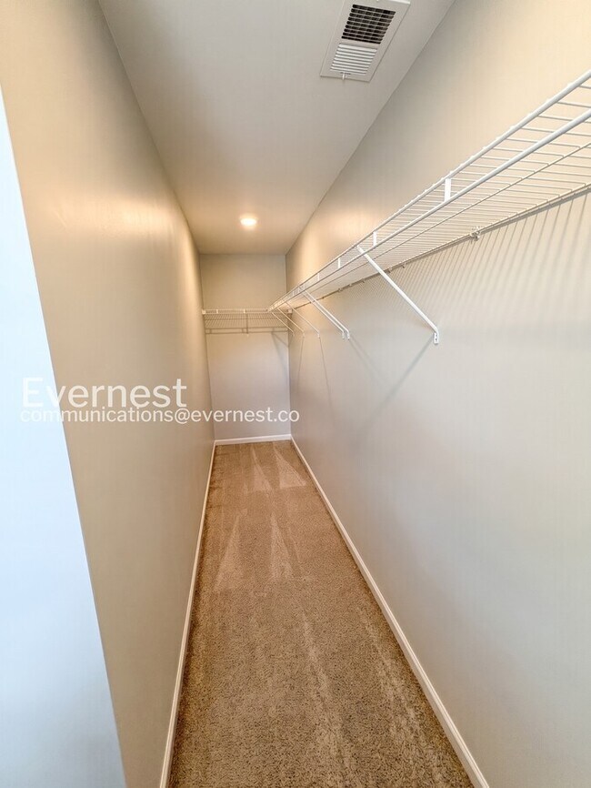 Building Photo - 3 Bed/2.5 Bath Home with Garage / Pet-Friendly / Coming Soon!