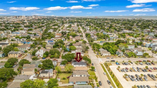 Building Photo - 4102 Ave N Ursuline St