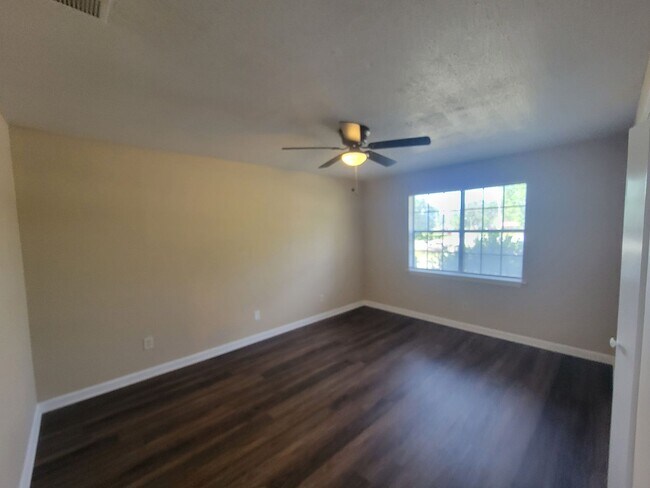 Building Photo - ~103 Blue Court