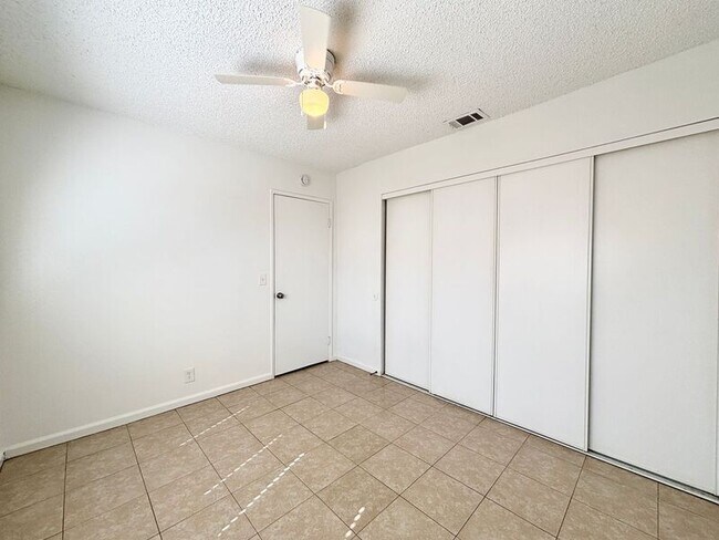 Building Photo - 21480 Laguna Rd