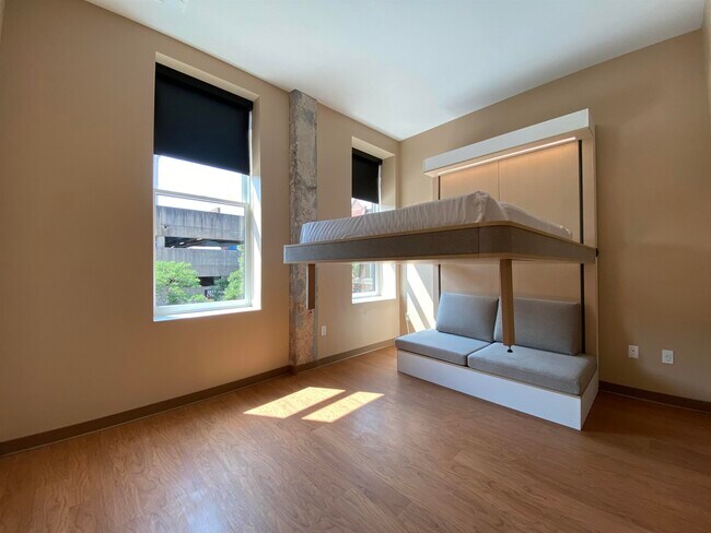 Building Photo - 83 Hanover St