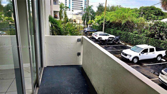 Building Photo - 2150 SW 16th Ave