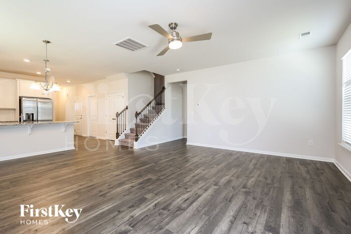 Building Photo - 14 Ramblehurst Rd