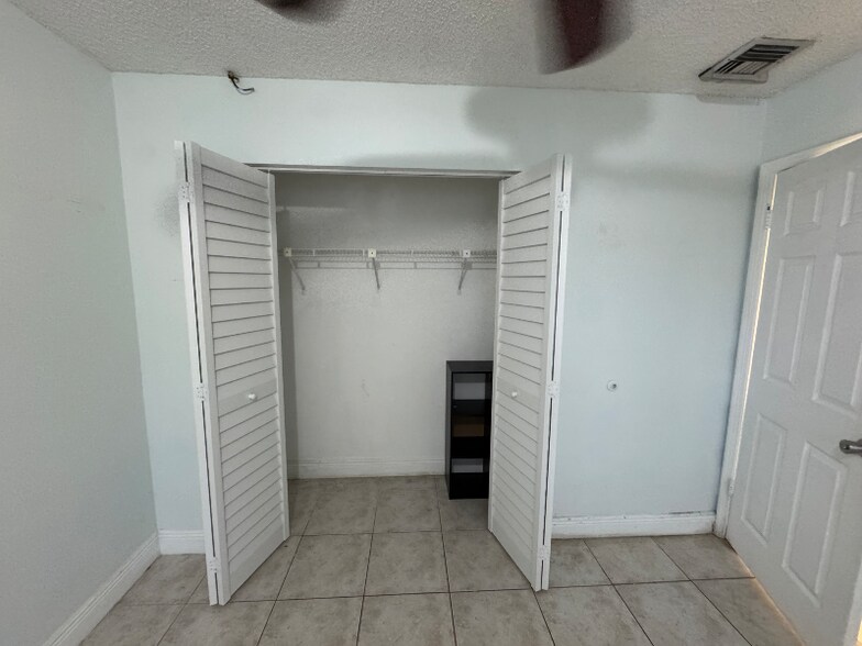 Building Photo - 19323 Carolina Cir