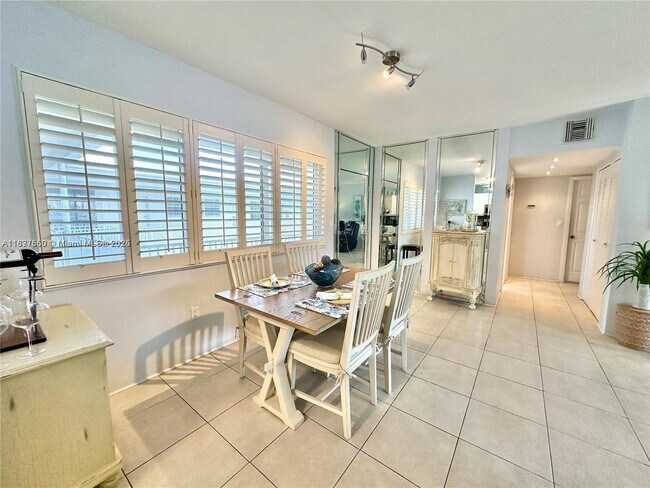 Building Photo - 462 Golden Isles Dr
