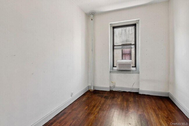 Building Photo - 21-16 35th St
