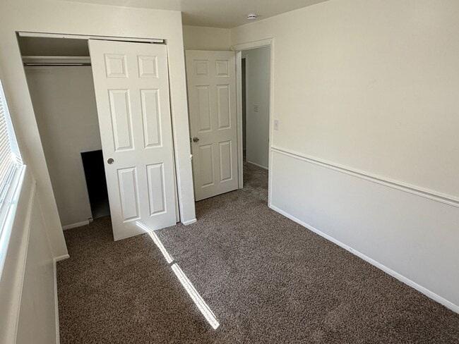 Building Photo - Beautiful five bedroom home
