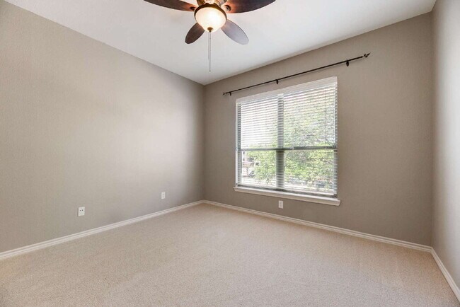 Building Photo - Dog friendly 3-2.5-2 Townhome in the heart of Plano!