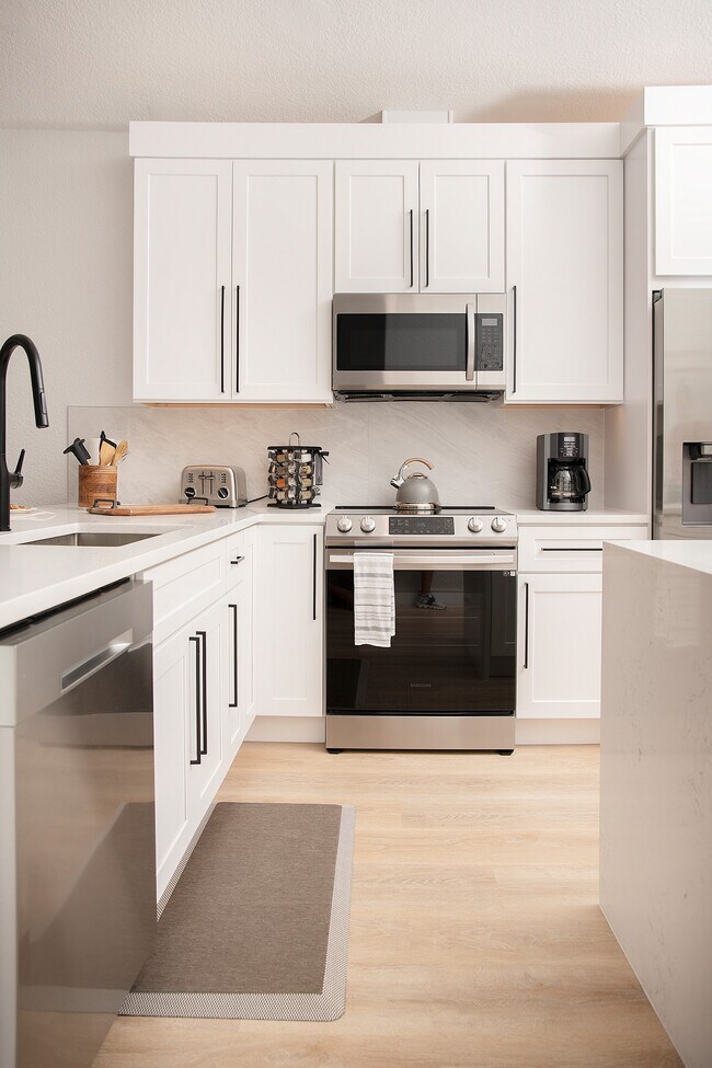 Building Photo - 823 96th Ave N