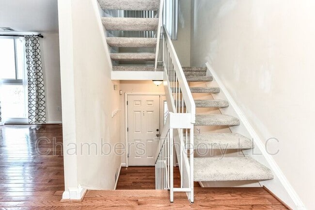 Building Photo - 8088 Edinburgh Dr