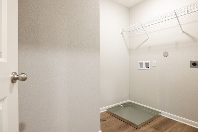 Building Photo - 2 Week Free Move-In Special! Contemporary Charm in Hightop Ridge | Spacious Layout & Large Privat...