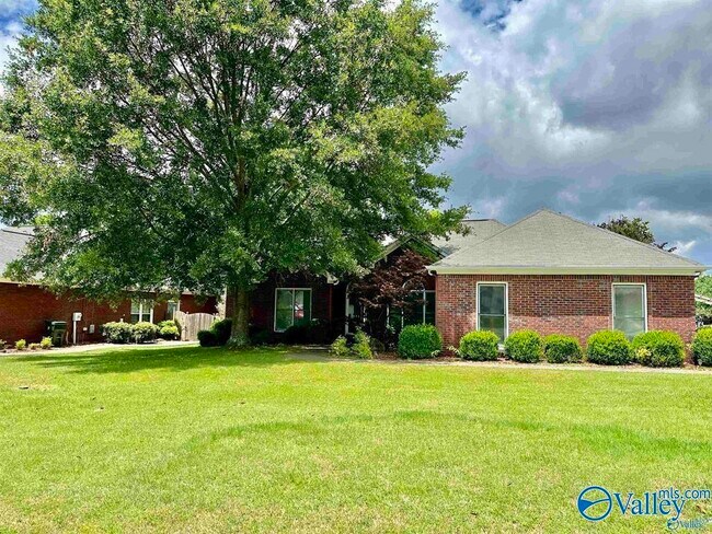 Building Photo - 111 Tumbleweed Dr