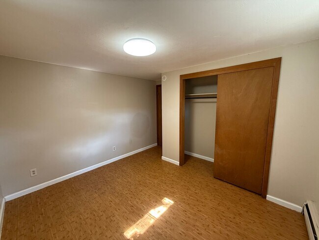 Building Photo - Charming 4-Bedroom Ranch Near Downtown Littleton!!