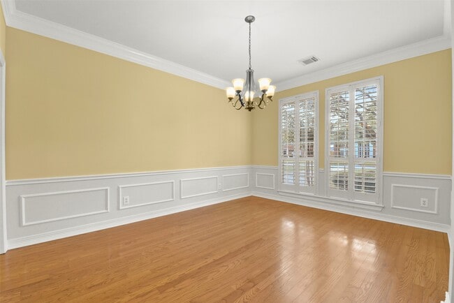 Building Photo - 1915 Lytham Ln