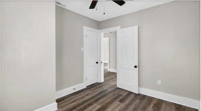 Building Photo - 11209 Continental Ave