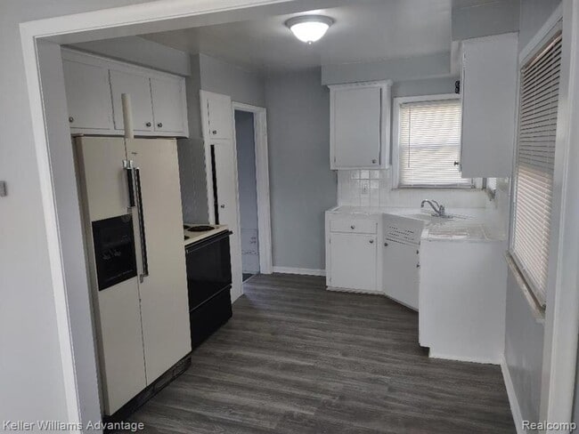 Building Photo - 31266 Hathaway