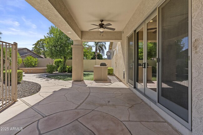 Building Photo - 9733 W Hedge Hog Pl