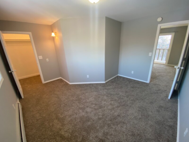 Building Photo - 1580 Chattaroy Cir