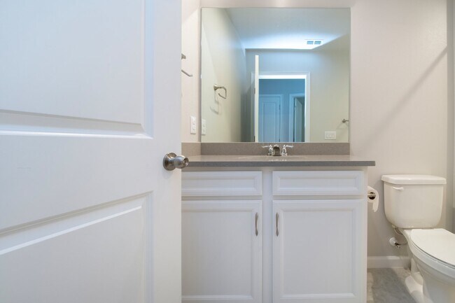 Building Photo - Stunning 3 Bed Townhouse for Rent in Lakewood Ranch! Spacious, Modern, and Move-In Ready!