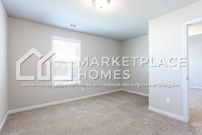 Building Photo - 242 Ww Carr Ave