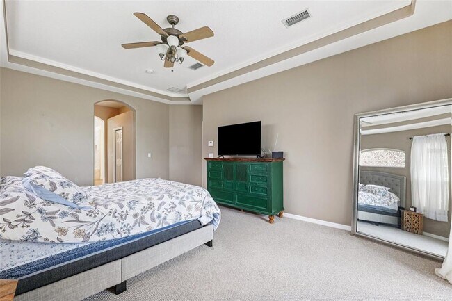 Building Photo - 13049 Thoroughbred Dr
