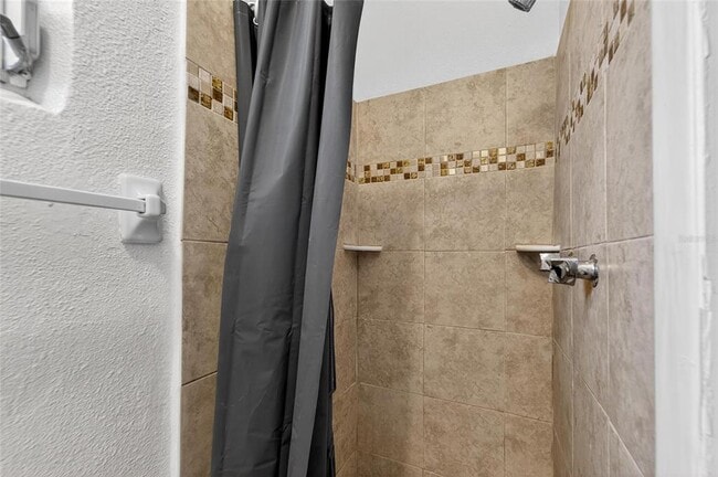 Building Photo - 2127 Scotland Dr